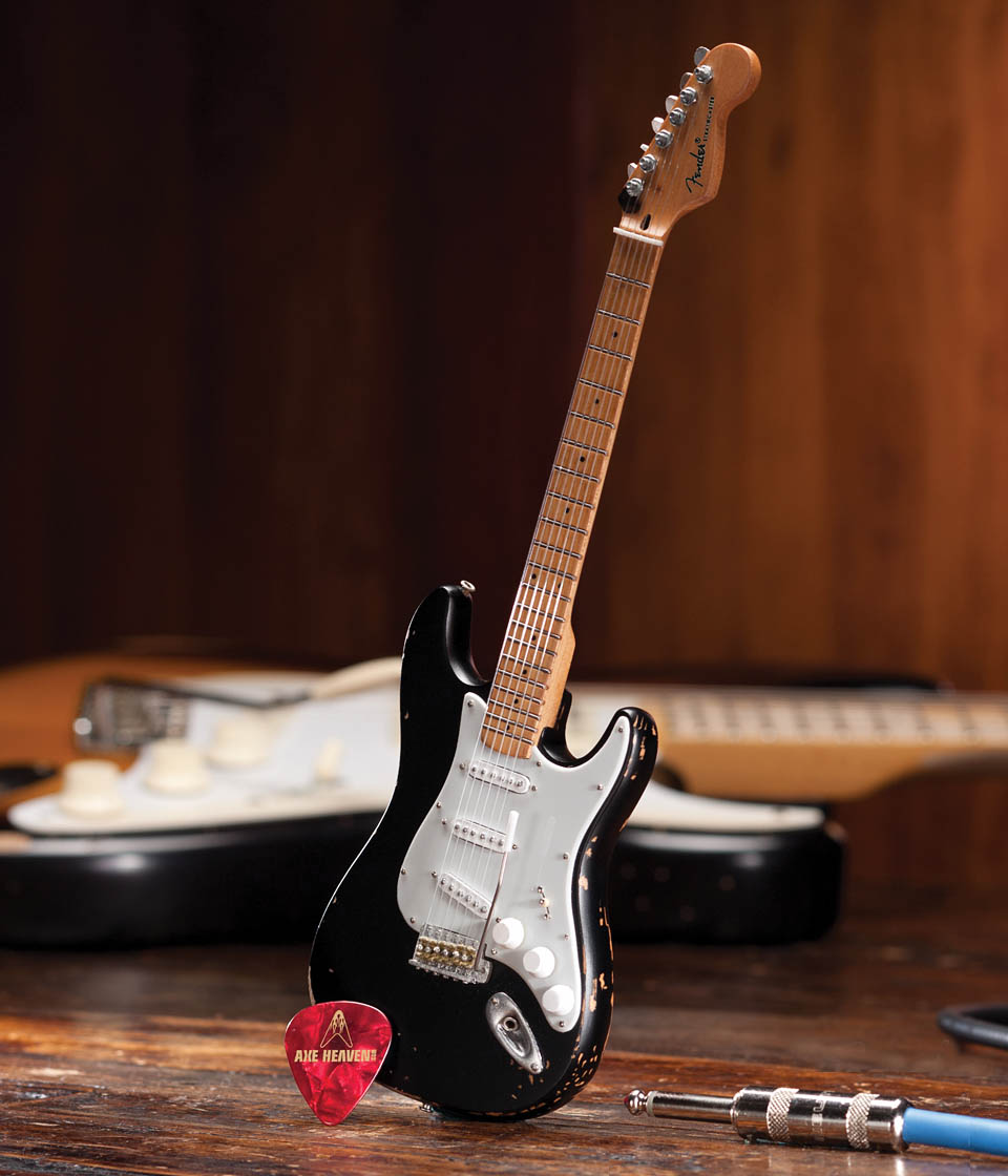 Fender(TM) Stratocaster(TM)-Black Vintage Distress